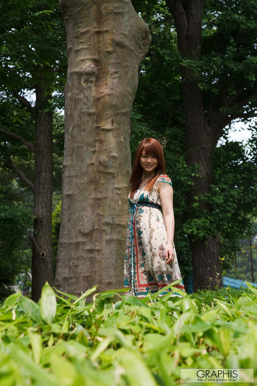 Mayuka Akimoto "Challenge" [Graphis] Gals Cover Photo