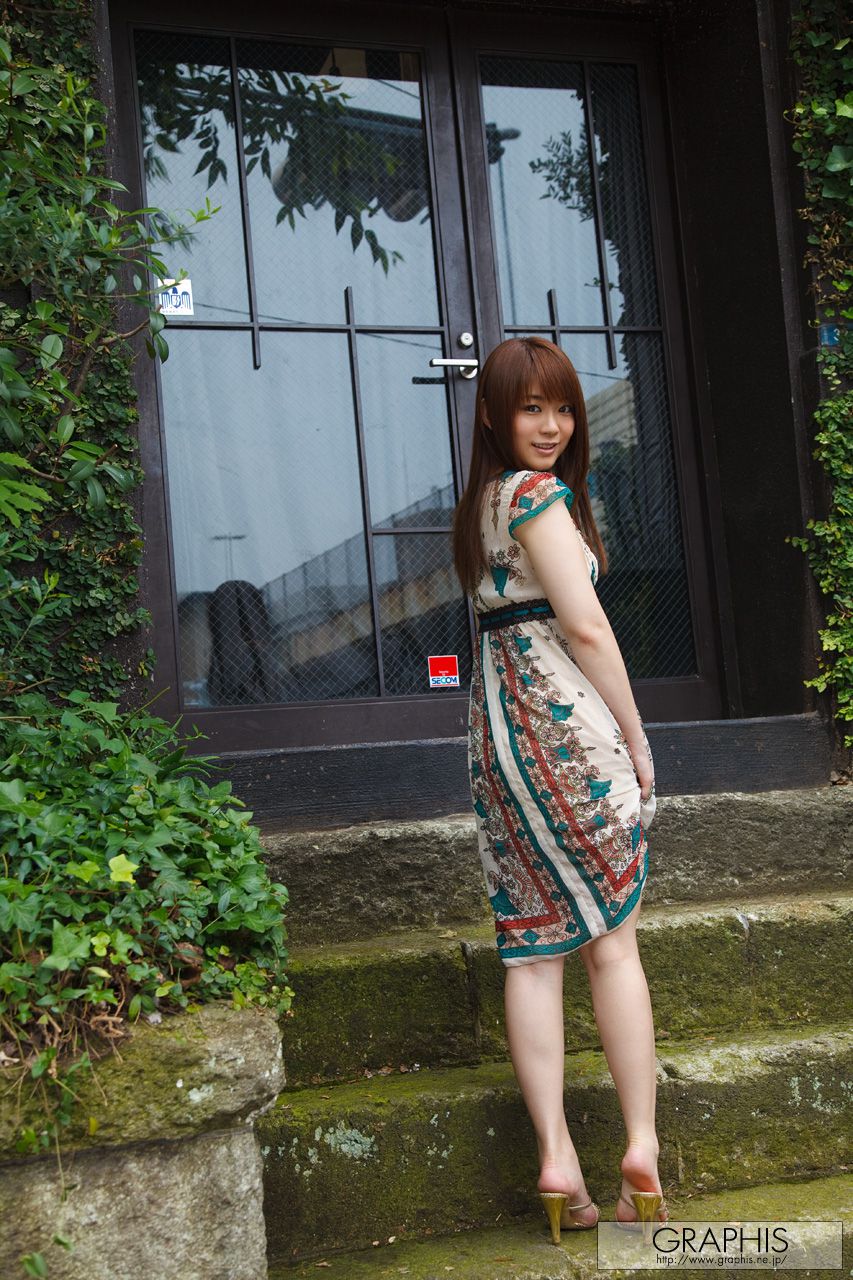 Mayuka Akimoto "Challenge" [Graphis] Gals