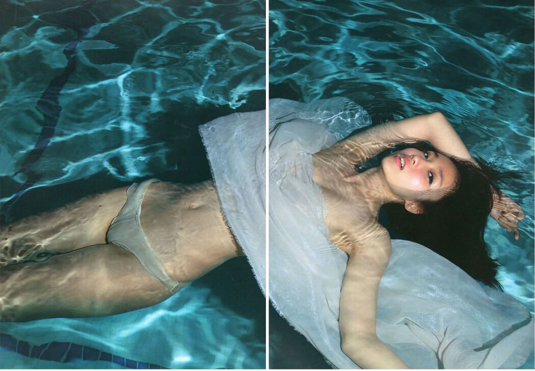 Mayu Kamiya Mayu Kamiya [Graphis] First Gravure First off daughter