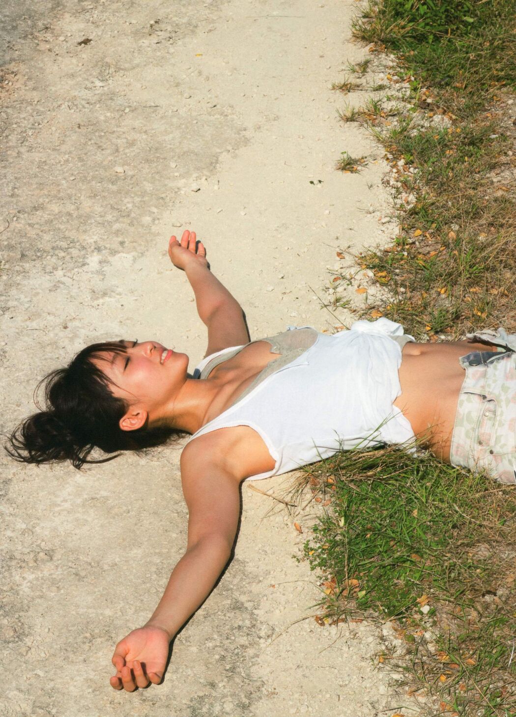 Mayu Kamiya Mayu Kamiya [Graphis] First Gravure First off daughter