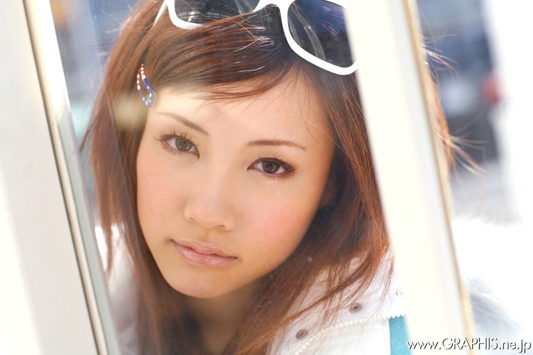Shiina れいか "Sprinkled Jewel" [Graphis] Gals