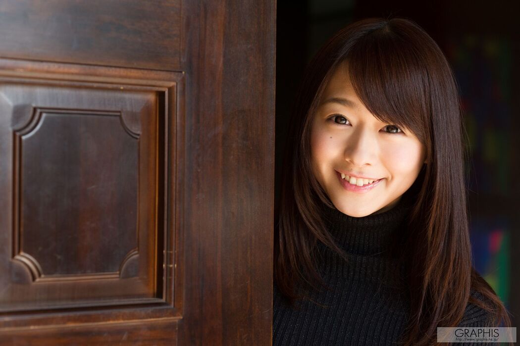 Shiraishi Molina "Baby Face" [Graphis] Gals