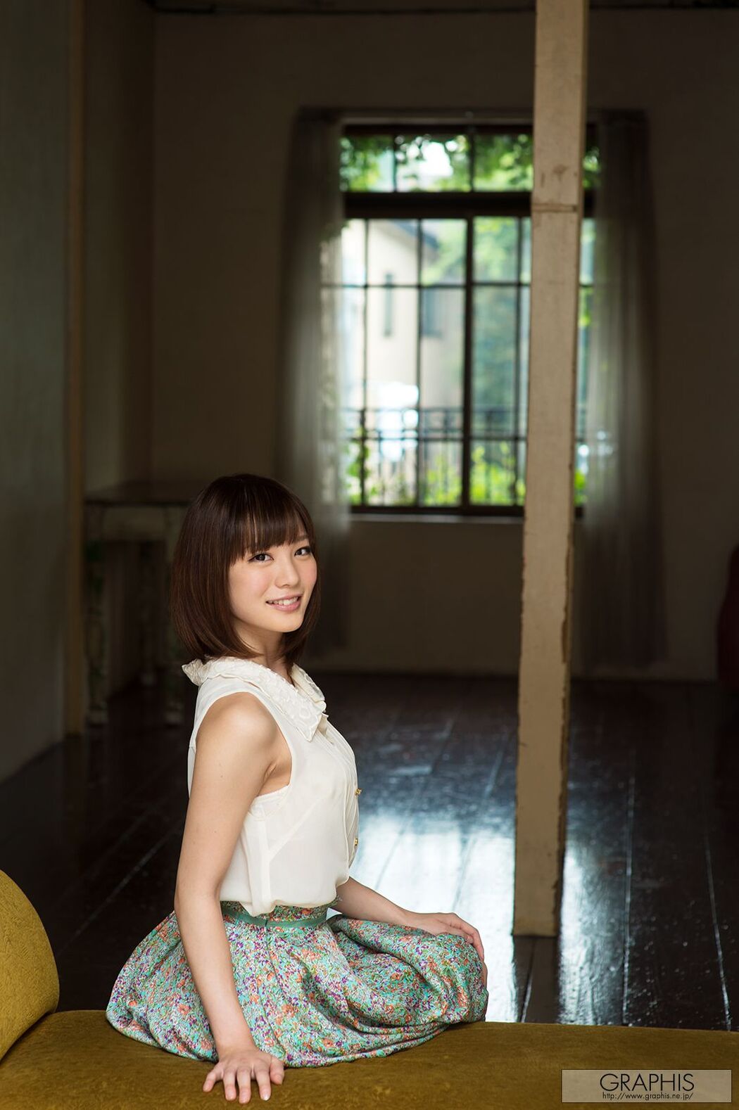 Airi Suzumura "Erotic Expression" [Graphis] Gals