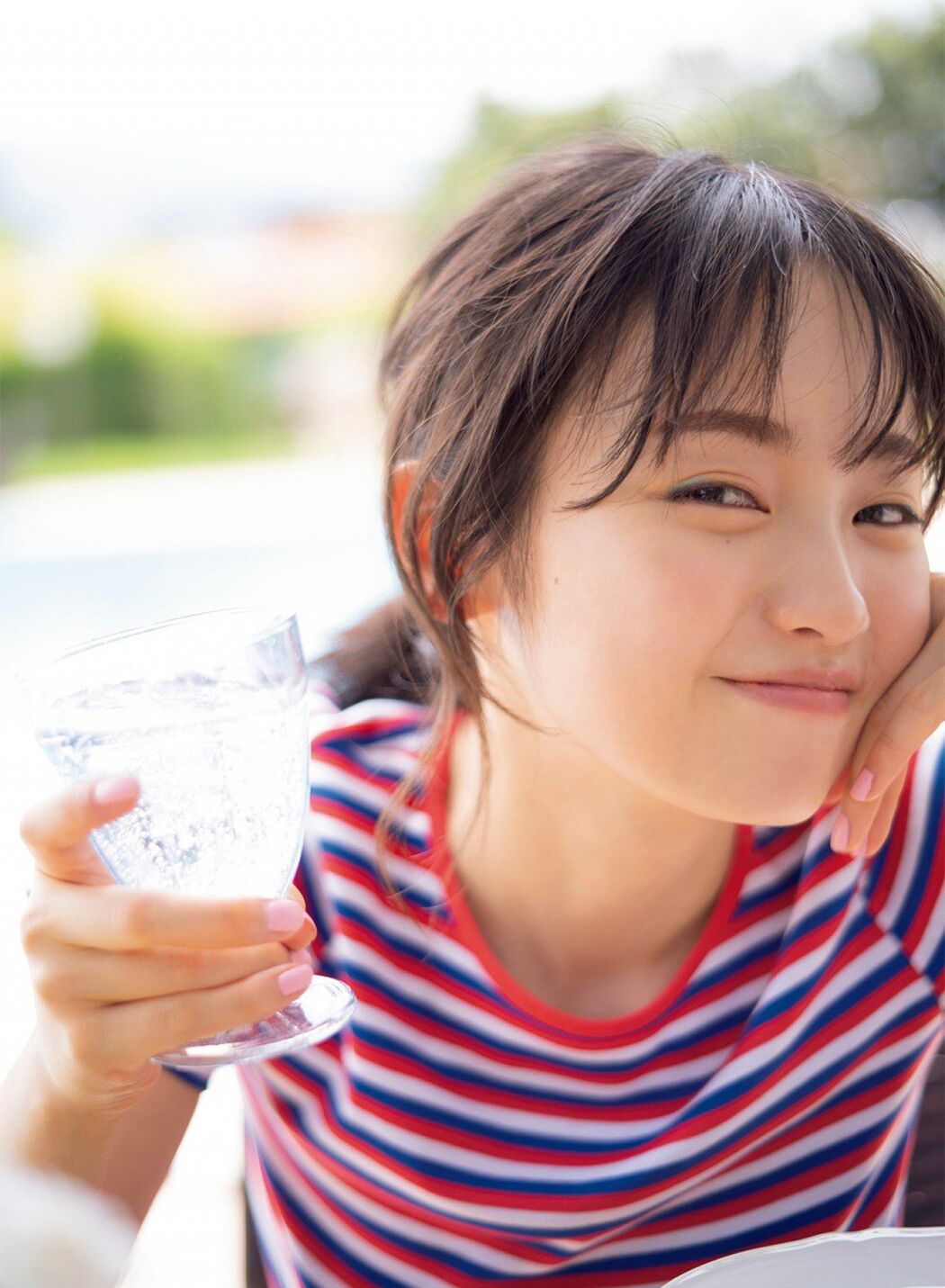 [FRIDAY] Keyakizaka46, Yui Imaizumi "Swimsuit & Lingerie of" First and Last! "" Photo