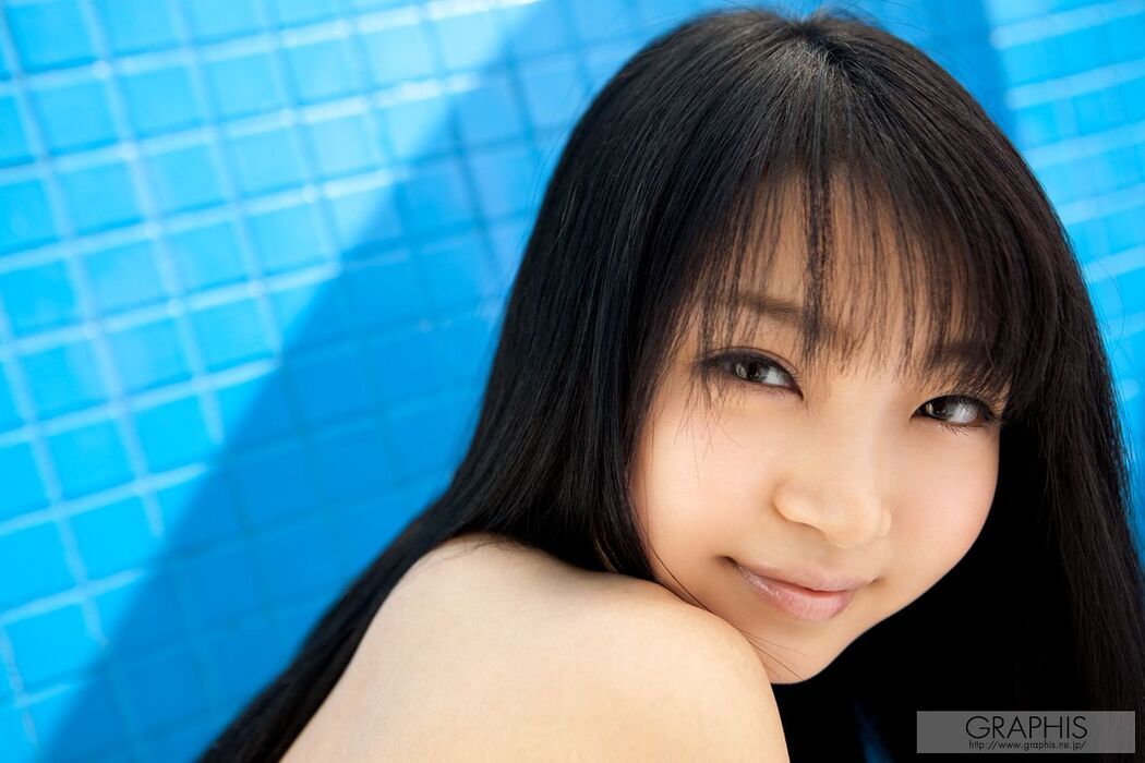 Chihiro Aoi / Chihiro Aoi [Graphis] First Gravure First off daughter