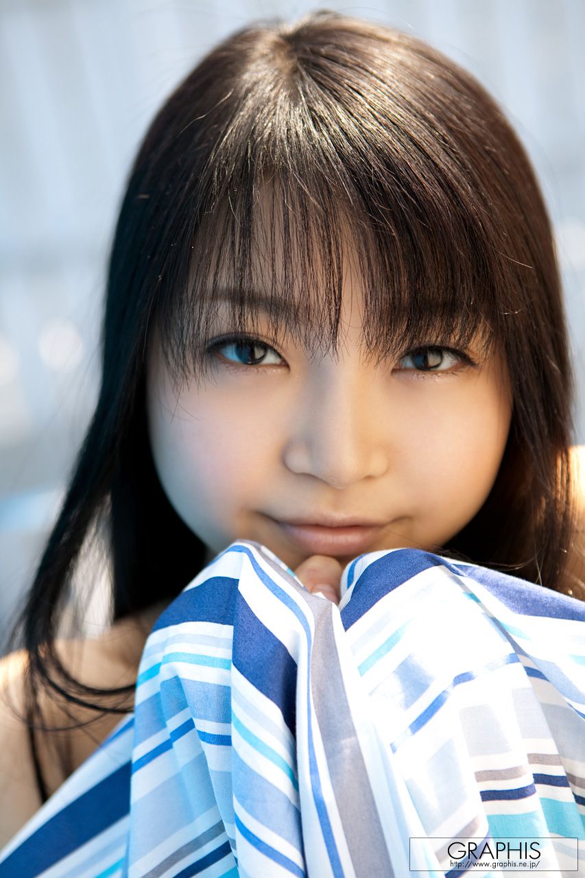 Chihiro Aoi / Chihiro Aoi [Graphis] First Gravure First off daughter