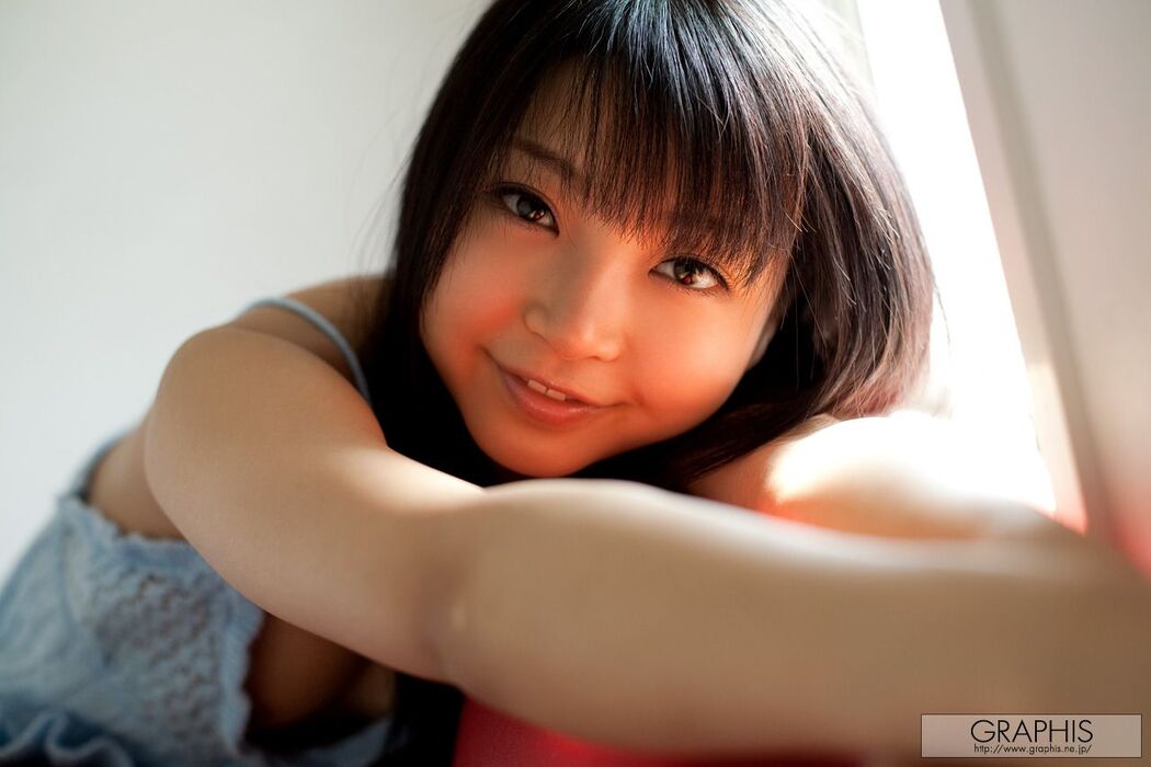 Chihiro Aoi / Chihiro Aoi [Graphis] First Gravure First off daughter