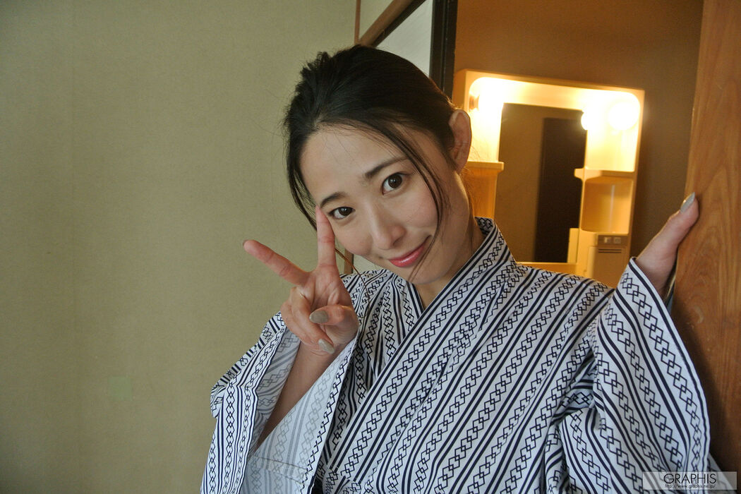 [Graphis] Gals472 Suzu Matsuoka Matsuoka すず Raw Expression