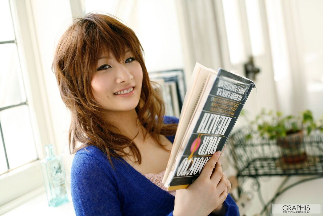 Mami Shimomura "Brilliant" [Graphis] Gals
