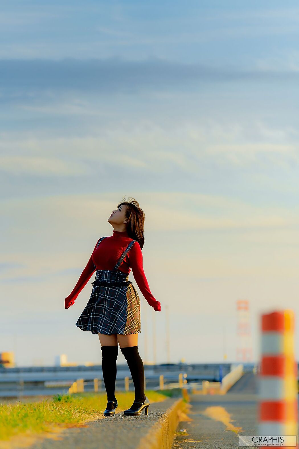 Shion Yumi / Shion Yumi 《Corpo minimo》 [Graphis] Gals