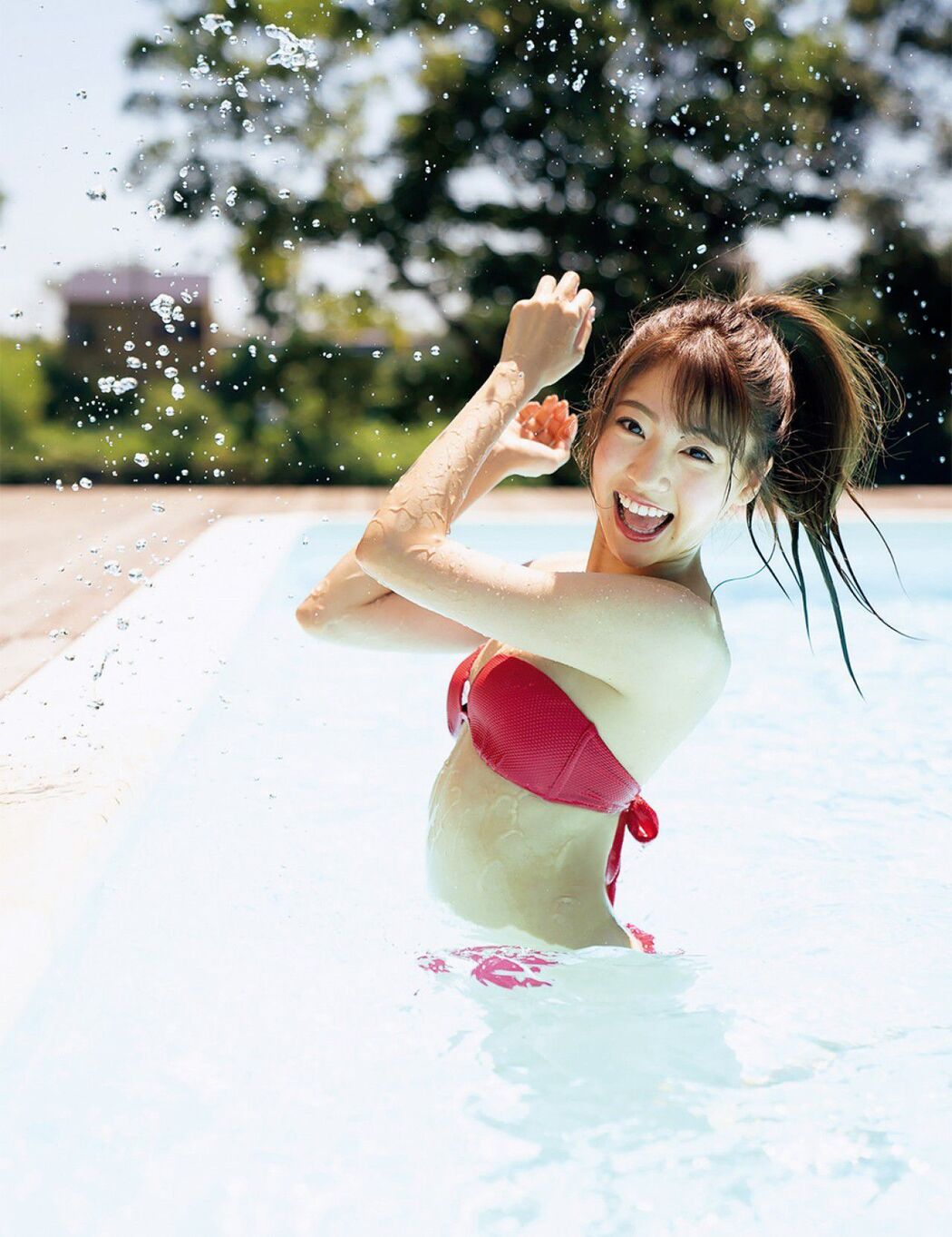 [FRIDAY] Tomomi Shida "Dream みるアドレセンス ビキニで Charm せた "The Strongest Beautiful Feet" photo