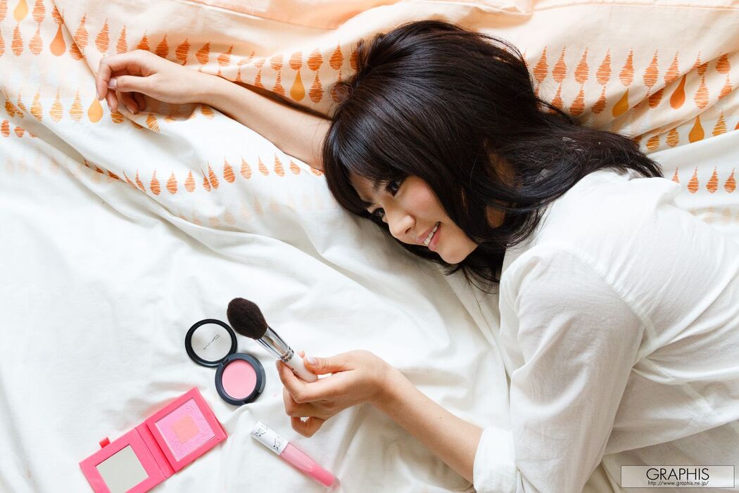 Nozomi Aso "Cutie Doll" [Graphis] Gals