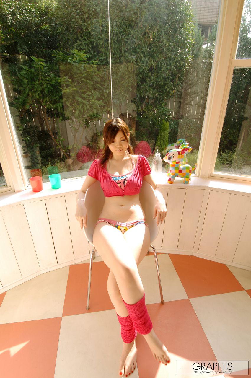 Nami Ogawa "Approaching Rapidly" [Graphis] Gals