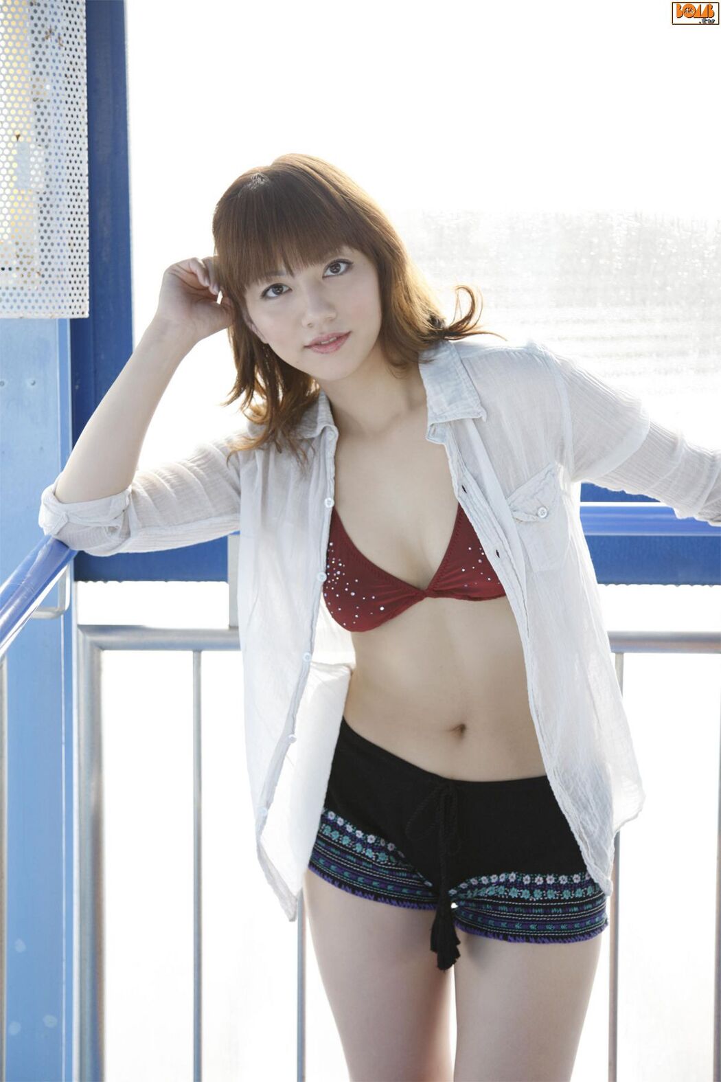 Konishi Saki "Footloose" [Graphis] Gals