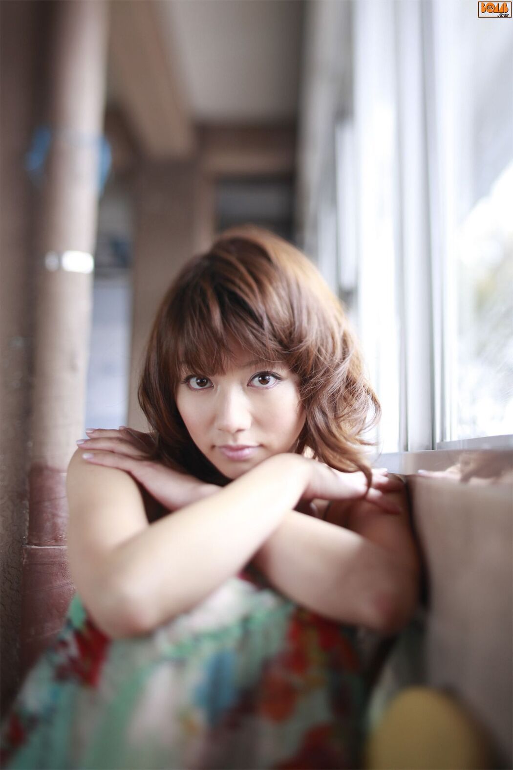Konishi Saki "Footloose" [Graphis] Gals