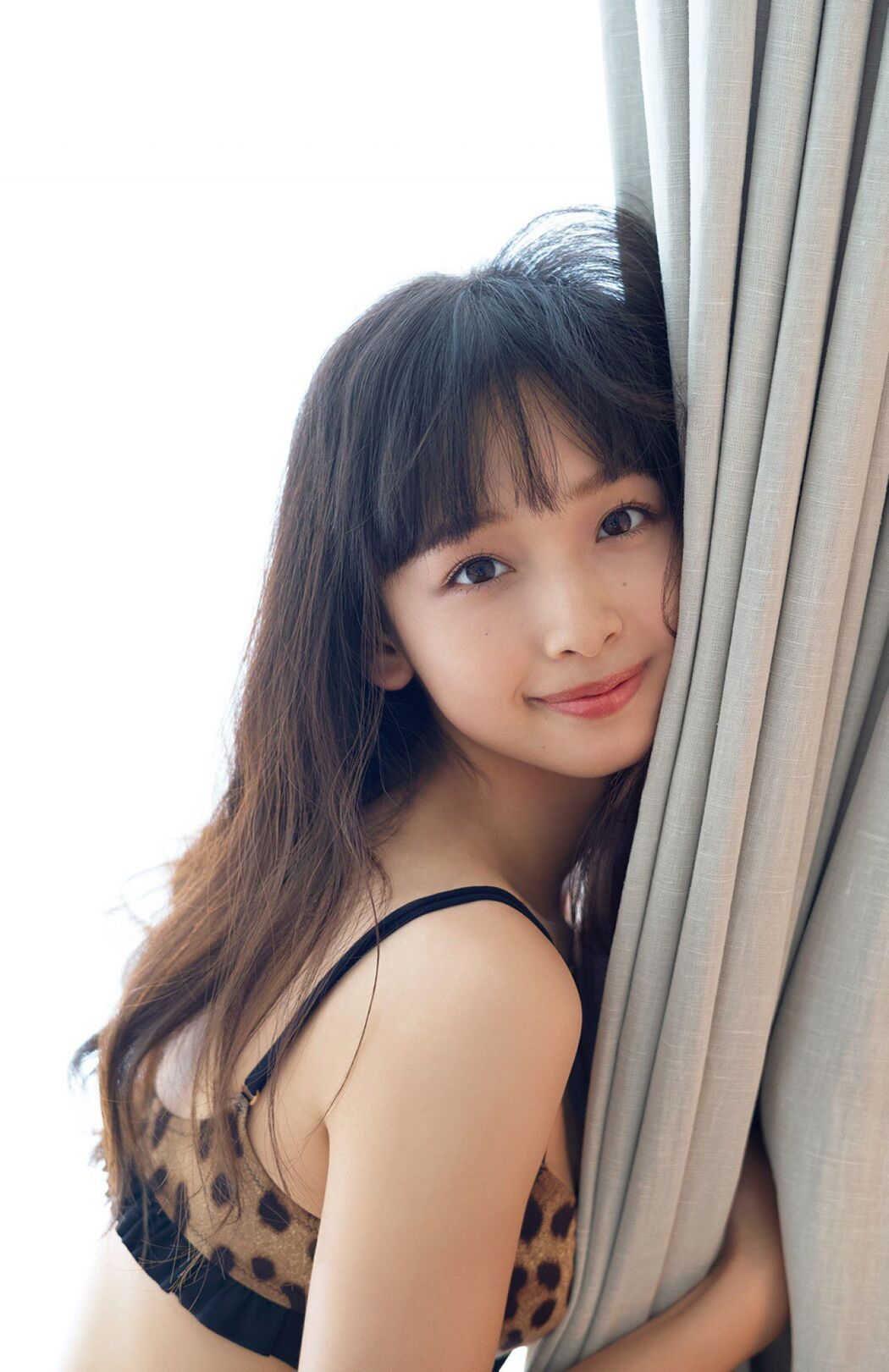 [FRIDAY] Huacun あすか "ちょっぴりオトナなビキニでシャワー(动漫付き)" photo