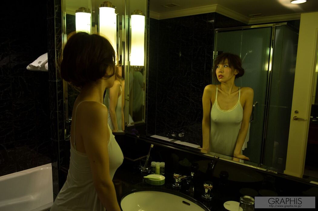 Chibana Meisa / Chibana Meisa [Graphis] First Gravure First take off daughter