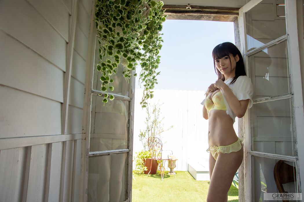 Nodoka Sakuraba "Olhos Claros" [Graphis] Gals451