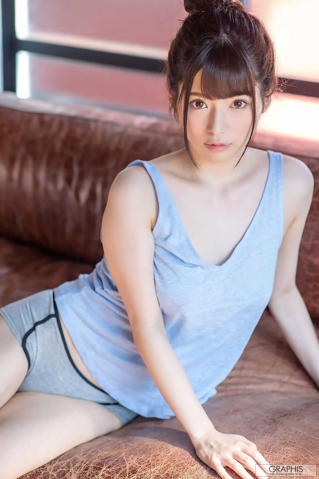 Nodoka Sakuraba "Olhos Claros" [Graphis] Gals451