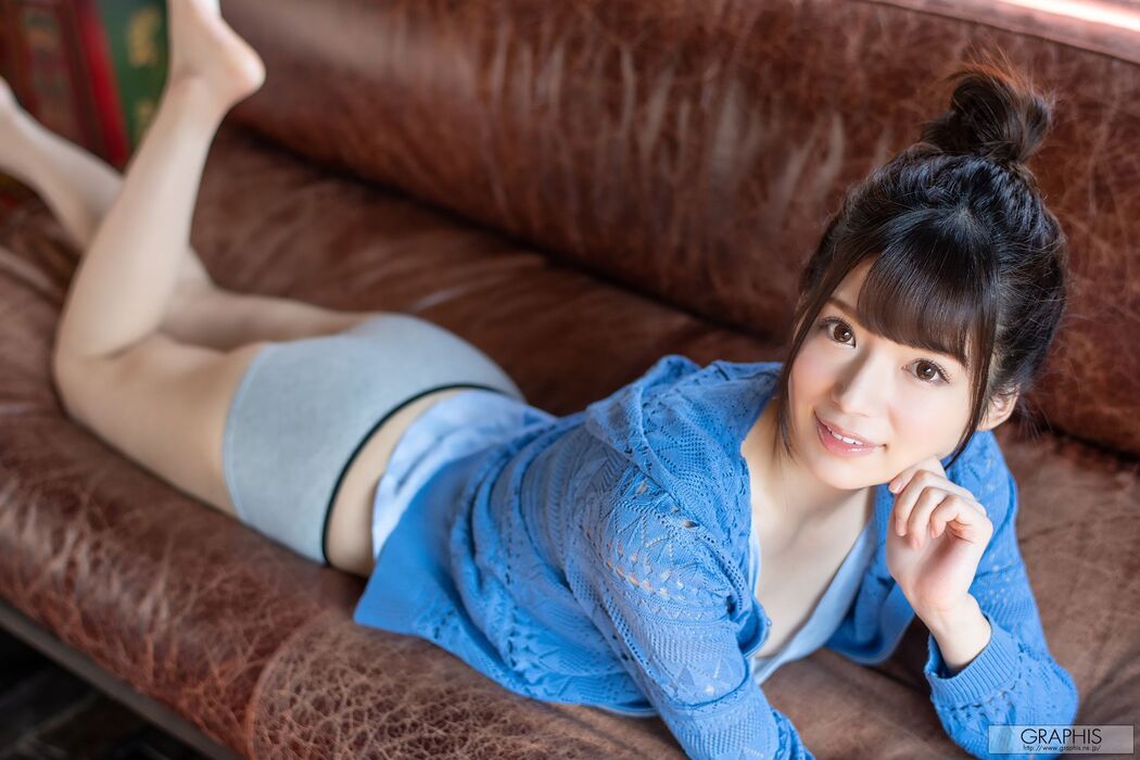 Nodoka Sakuraba "Olhos Claros" [Graphis] Gals451