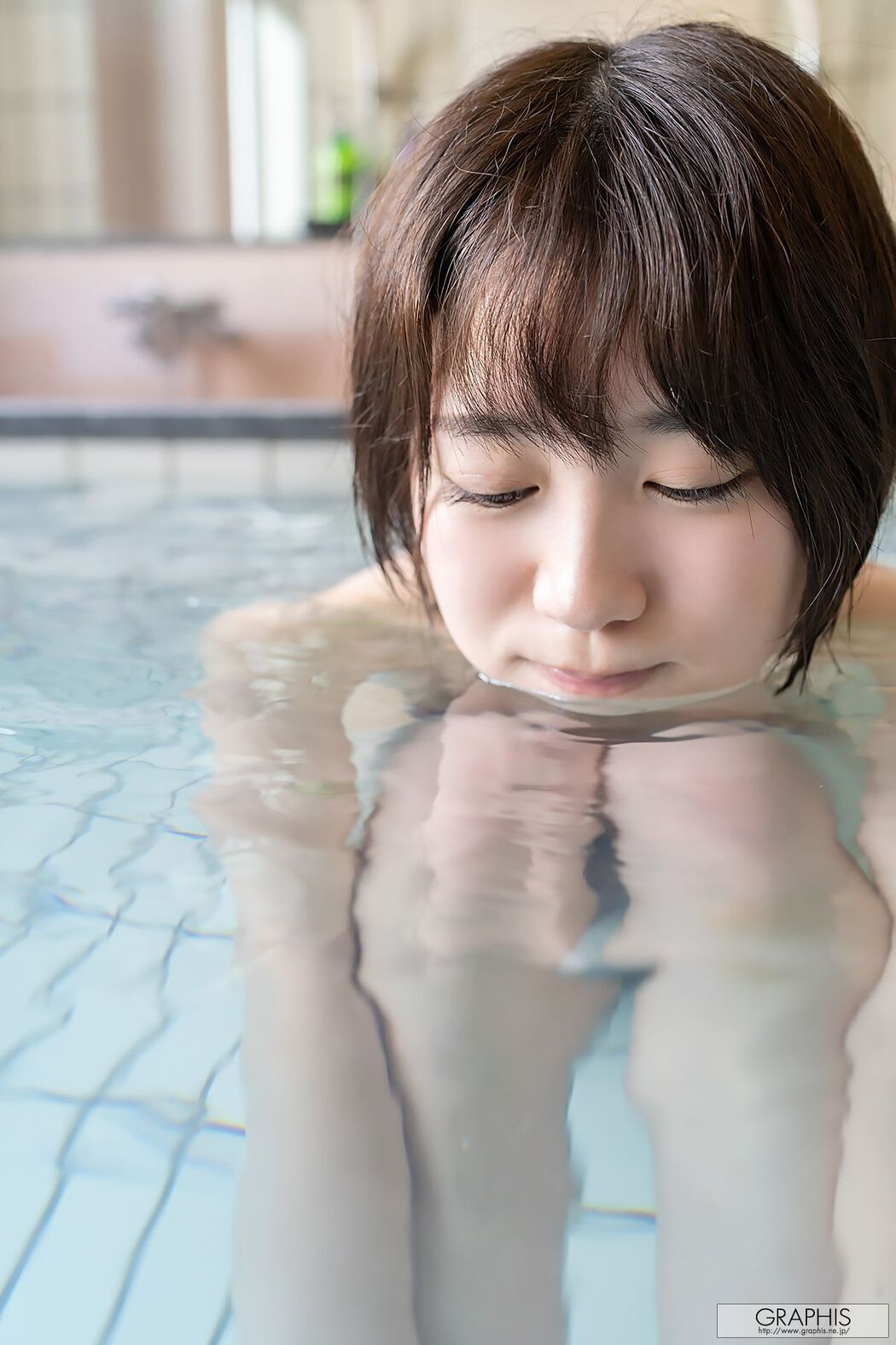 Shiho Fujie "Pele clara" [Graphis] Gals446