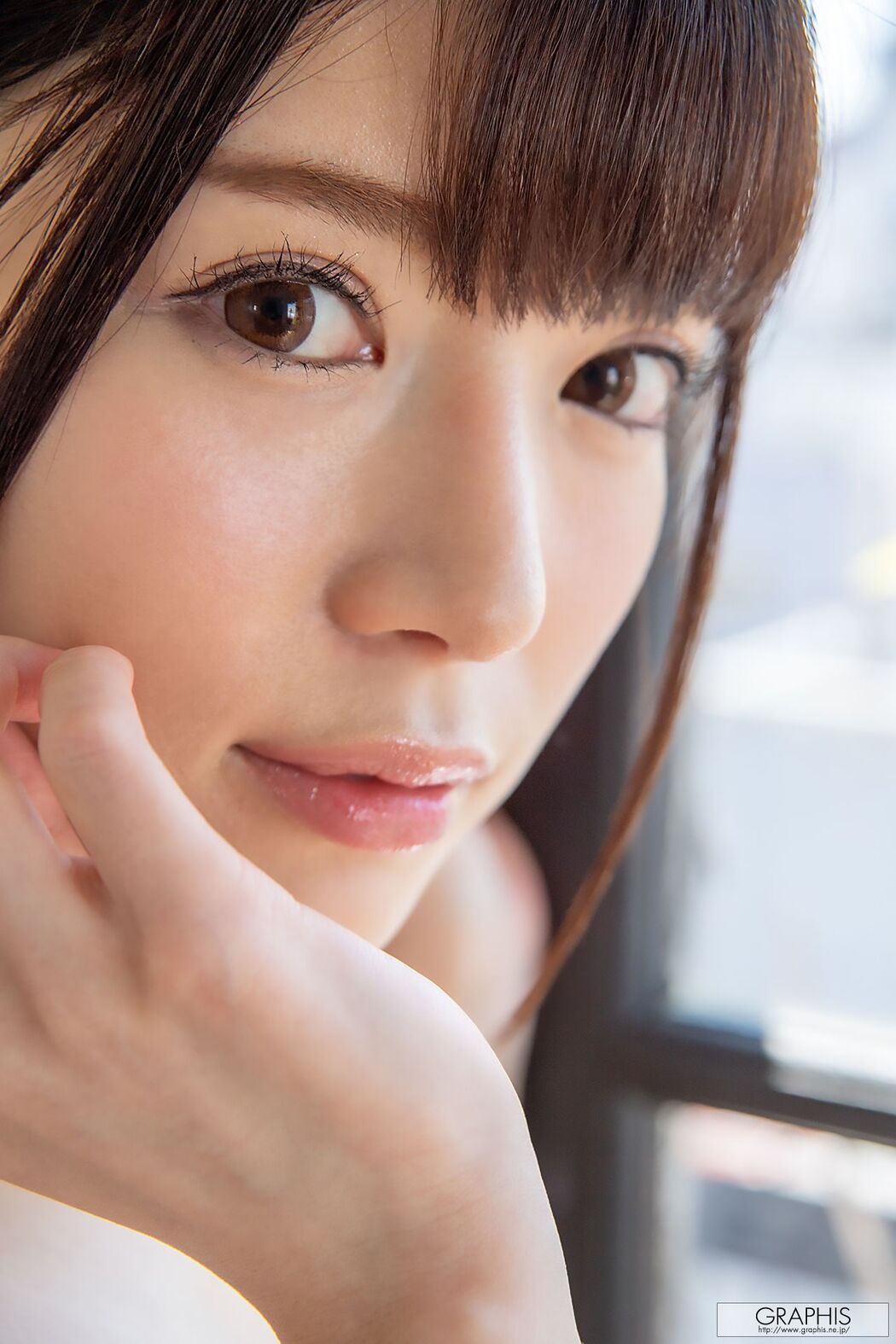 Nodoka Sakuraba "Olhos Claros" [Graphis] Gals451