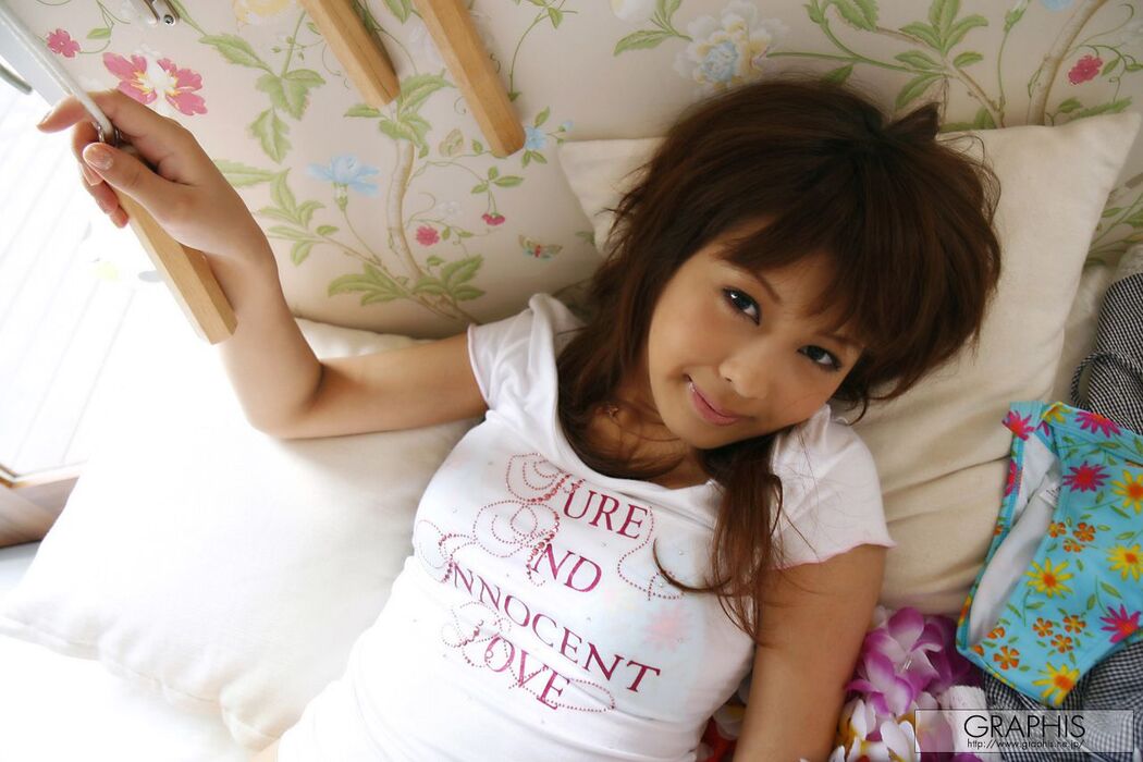 sakurako桜子/Sakurako [Graphis] First Gravure 初脱ぎ娘