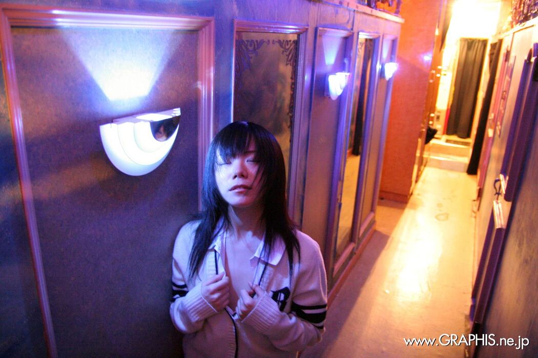 Yaya Ogata 炄や "Innocent World" [Graphis] Gals