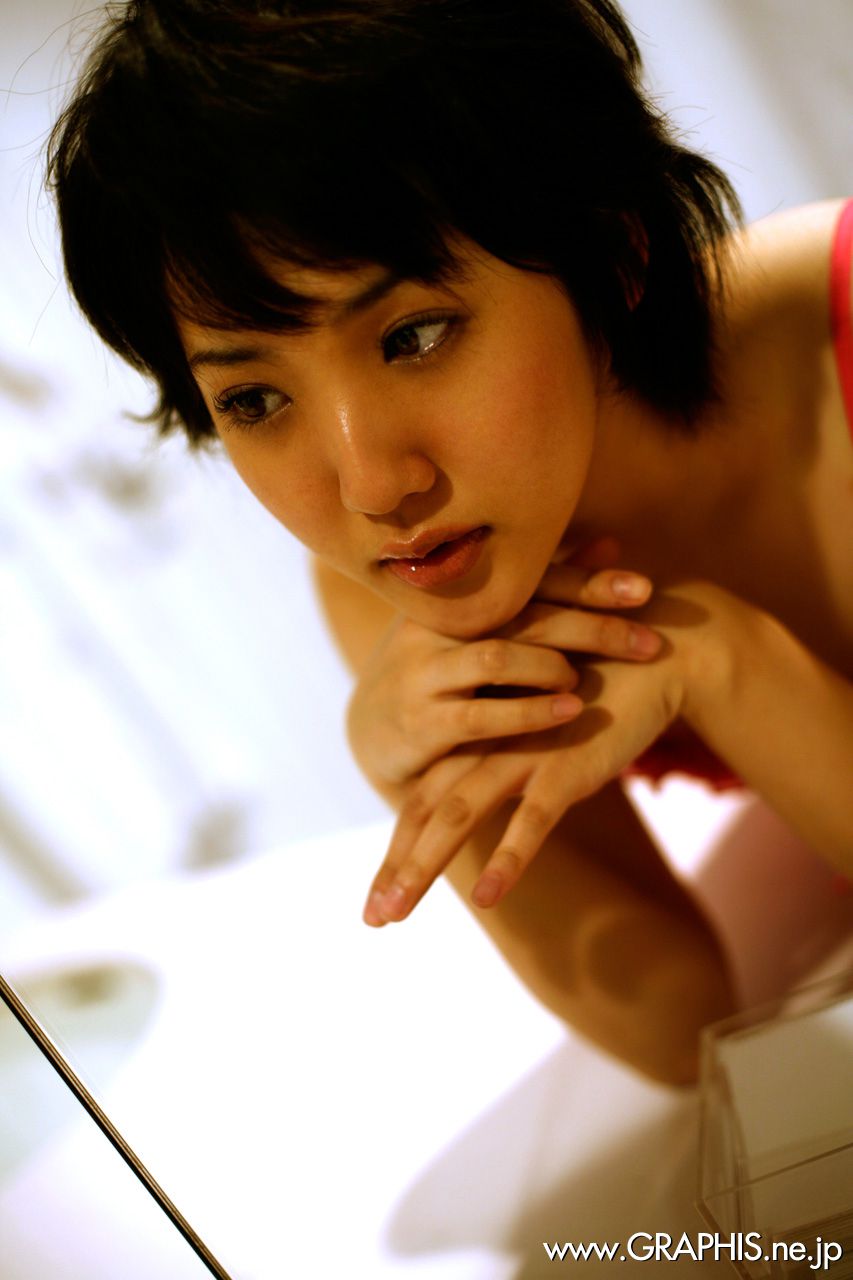Uran Minami [Graphis] First Gravure 初脱ぎ娘