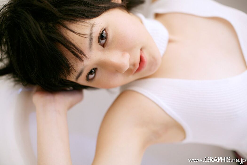 Uran Minami [Graphis] First Gravure 初脱ぎ娘