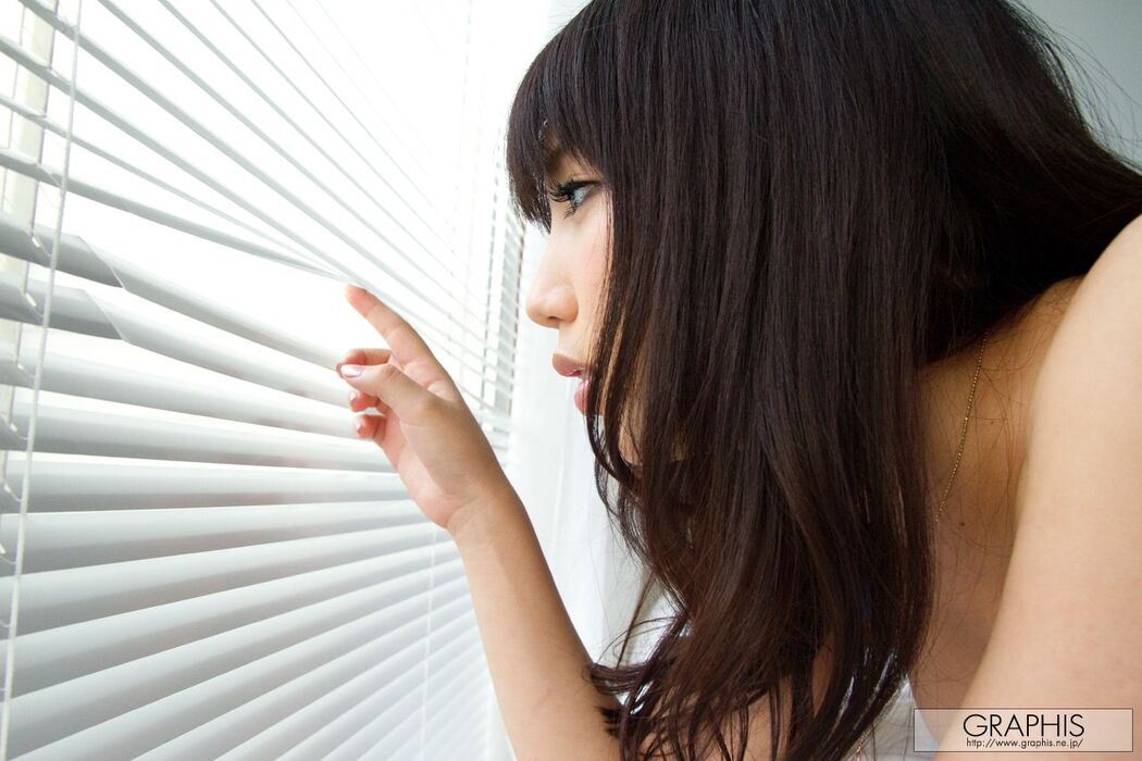 Yui Fujishima "Pure &amp; Sexy" [Graphis] Gals