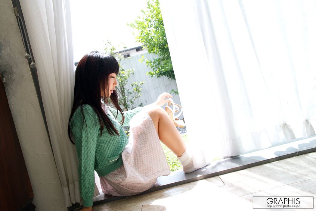 Yui Fujishima "Pure &amp; Sexy" [Graphis] Gals