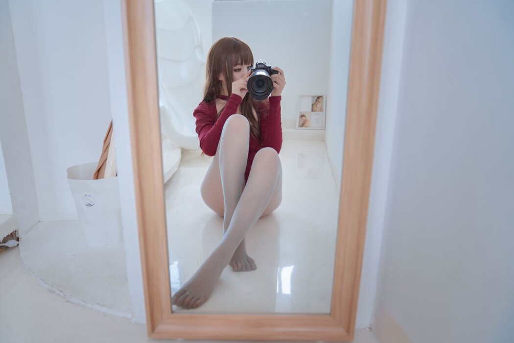 Coser@轩萧学姐 Vol.007 灰色五指袜