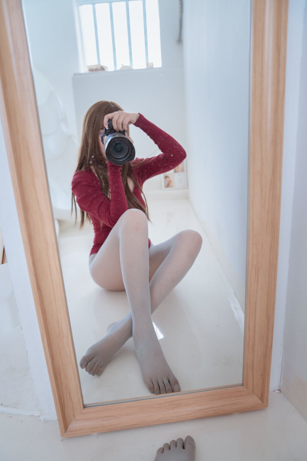 Coser@轩萧学姐 Vol.007 灰色五指袜