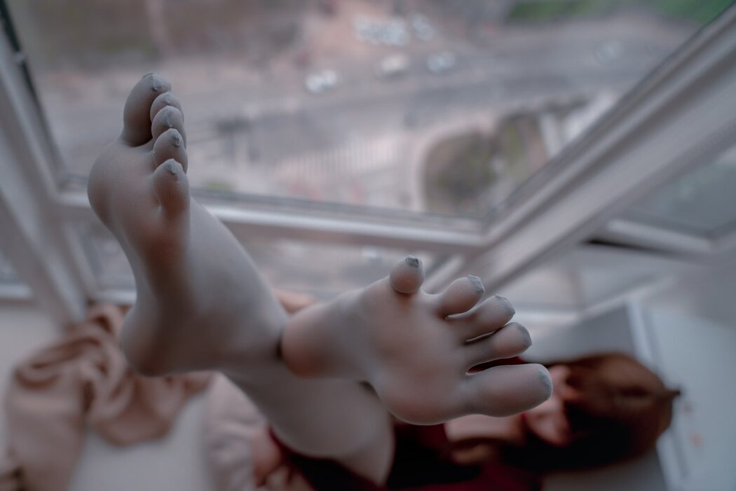 Coser@轩萧学姐 Vol.007 灰色五指袜