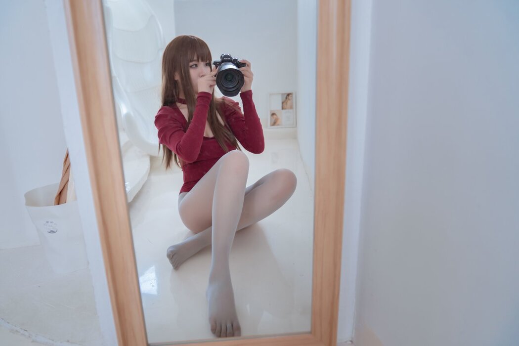Coser@轩萧学姐 Vol.007 灰色五指袜