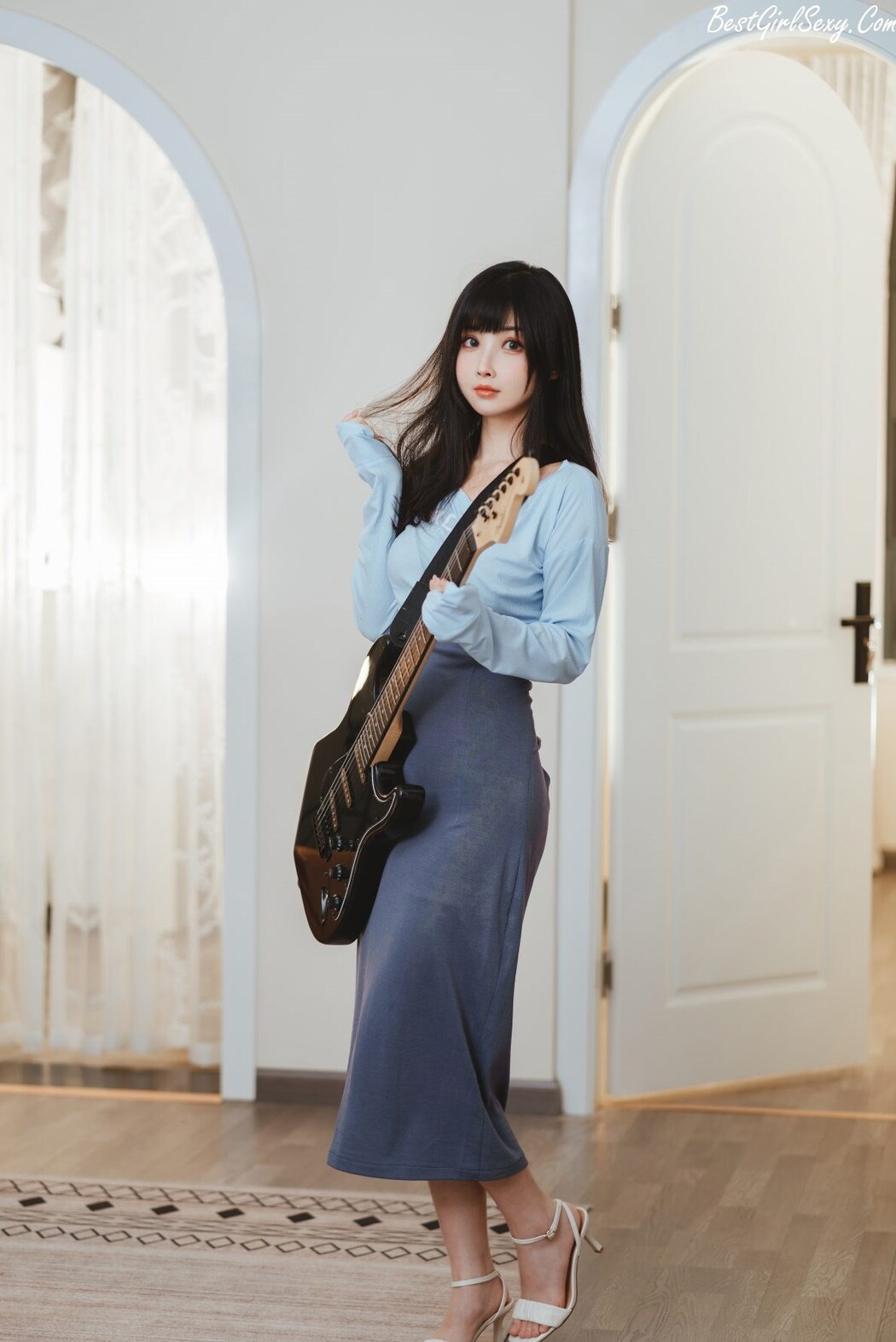 Coser@rioko凉凉子 Vol.070 吉他妹妹系带裙