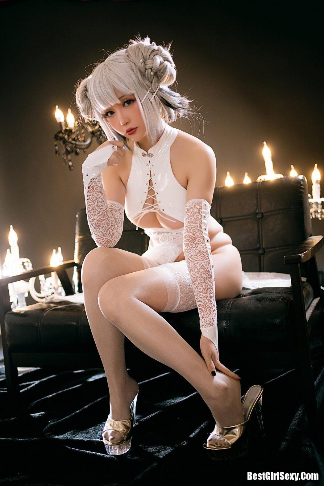 Coser@小姐姐星之迟迟 VOL.082 白狗勾 旗袍