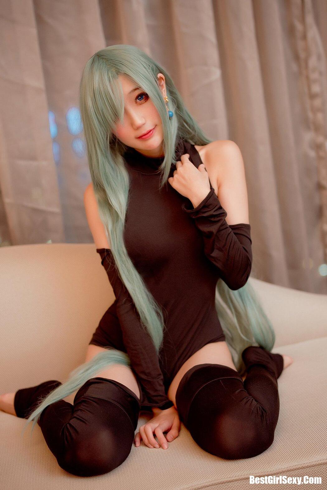 Coser@周叽是可爱兔兔 Vol.035 伊丽莎白连体衣 Cover Photo