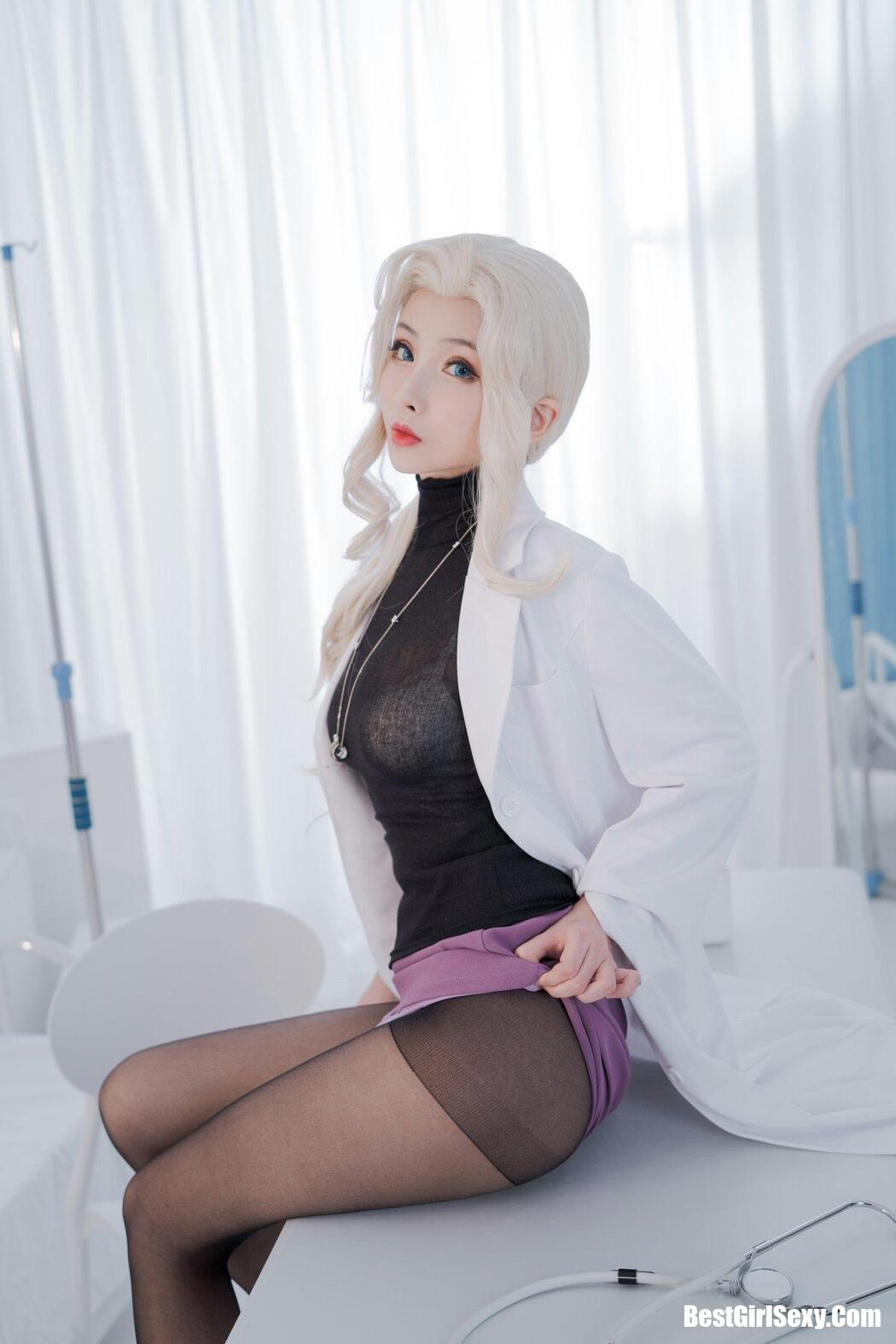Coser@rioko凉凉子 Vol.055 透视装的校医大姐姐