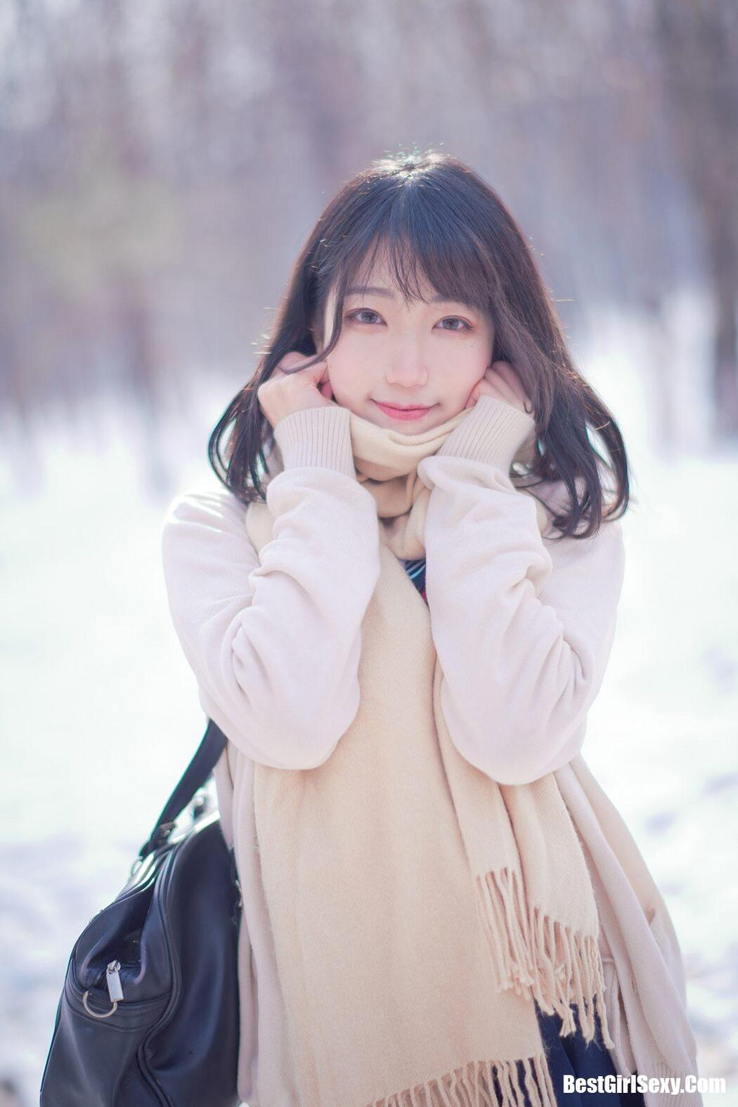 Coser@周叽是可爱兔兔 Vol.028 雪景jk Cover Photo