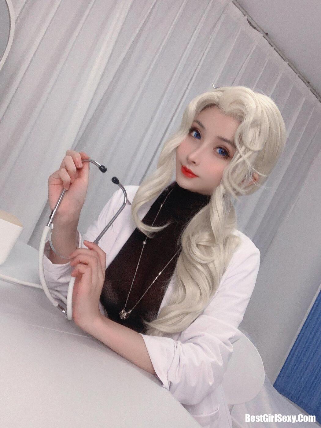 Coser@rioko凉凉子 Vol.055 透视装的校医大姐姐