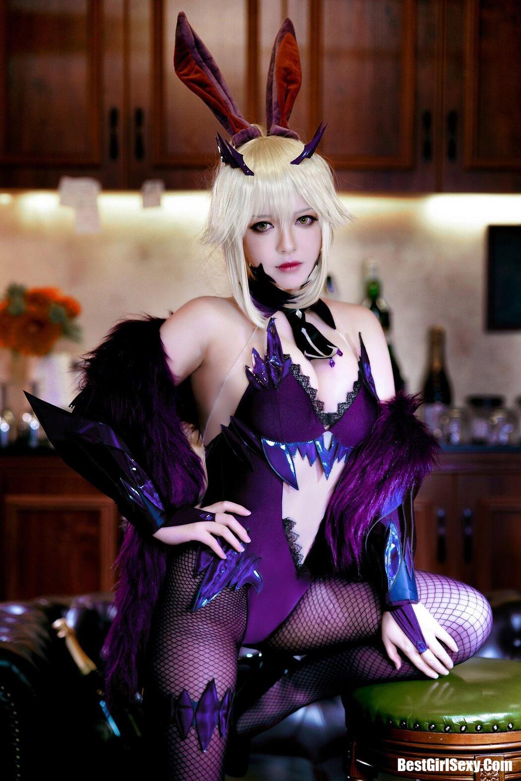 Coser@半半子 LancerAlter Bunny Cover Photo