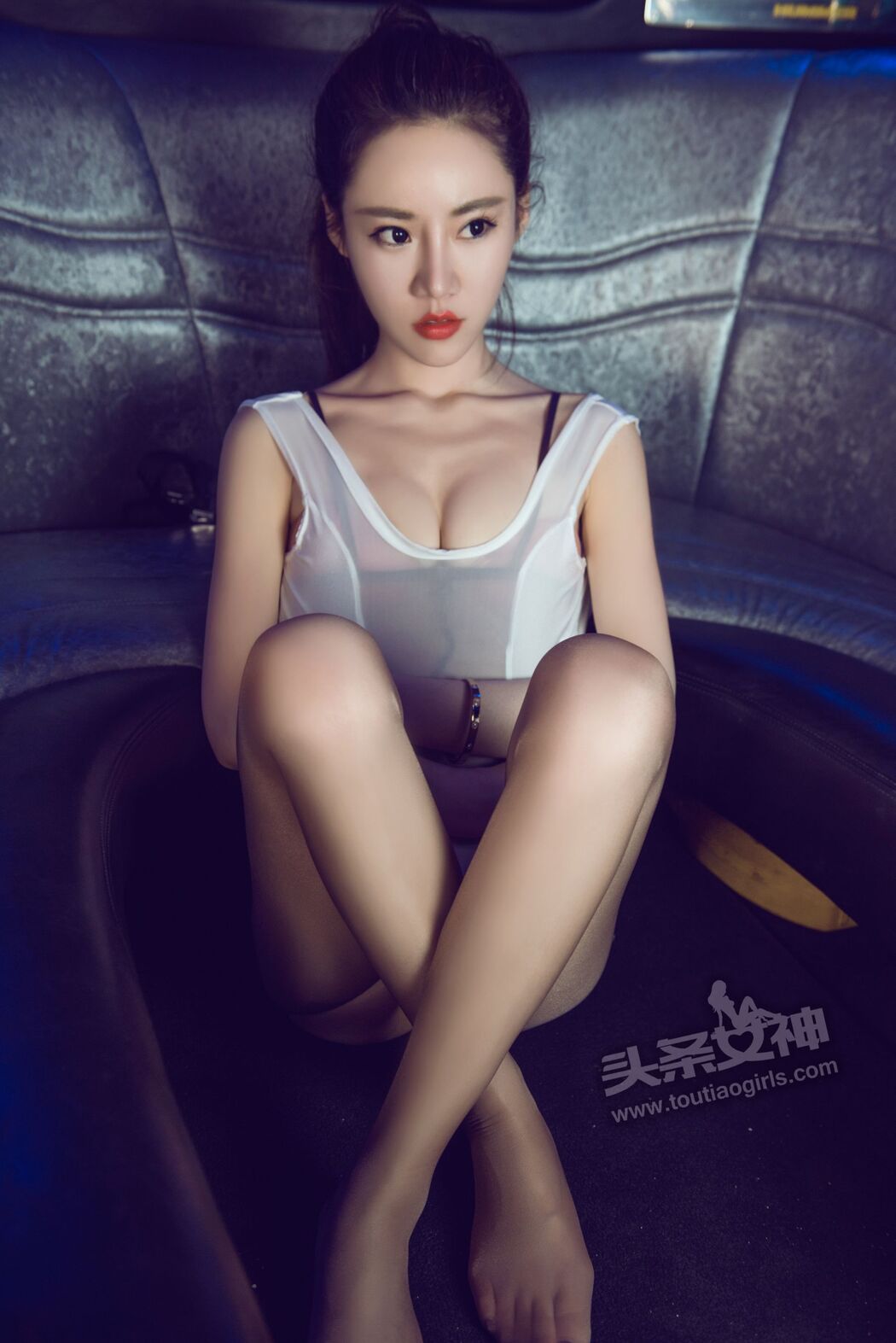 Fan Anni "White High Fork Swimsuit Fully Tight" [Headline Goddess]