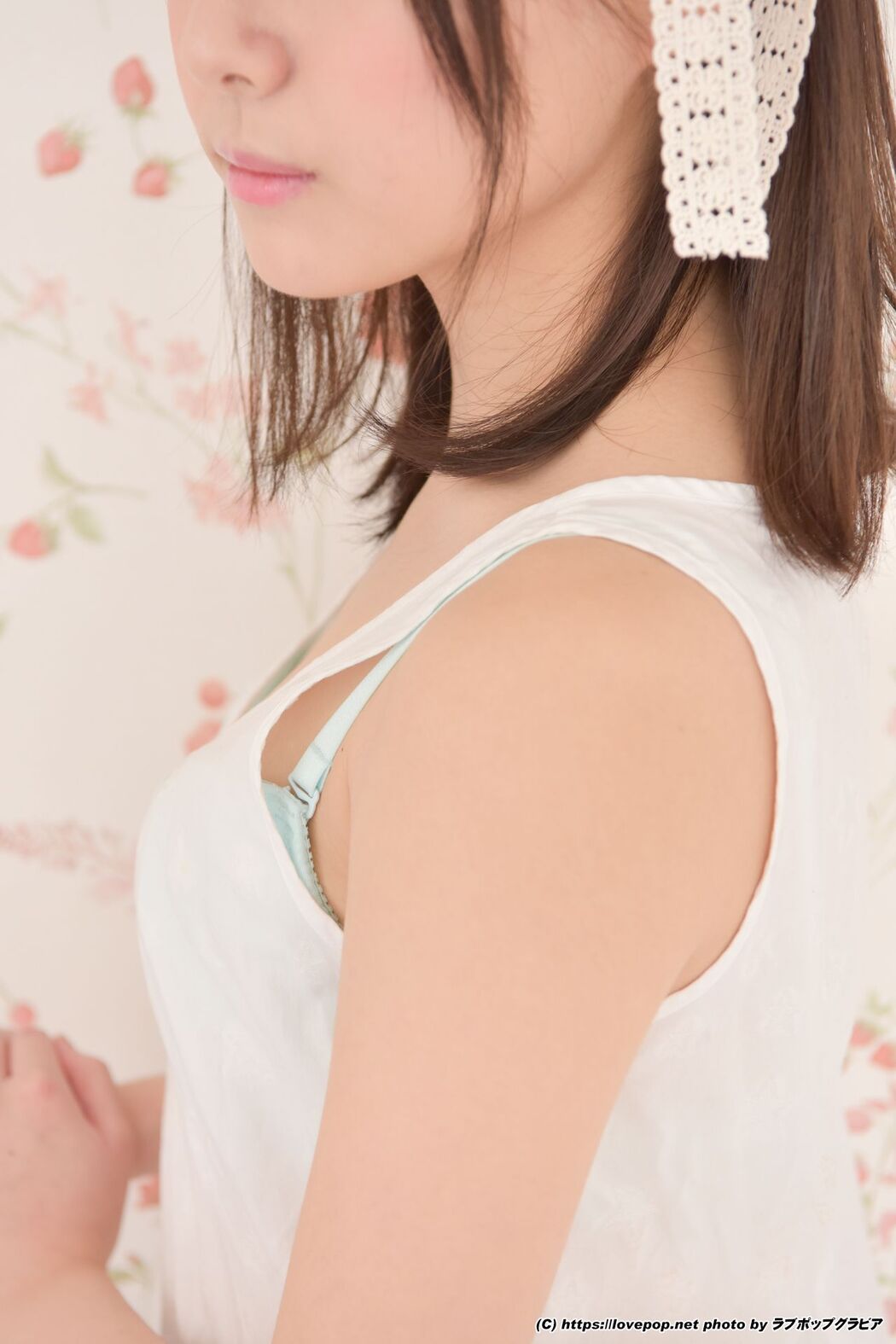 [Girlz-High] Koharu Nishino Koharu Nishino ――Beautiful girl with a small back heart ―― bkoh_002_003 Cover Photo