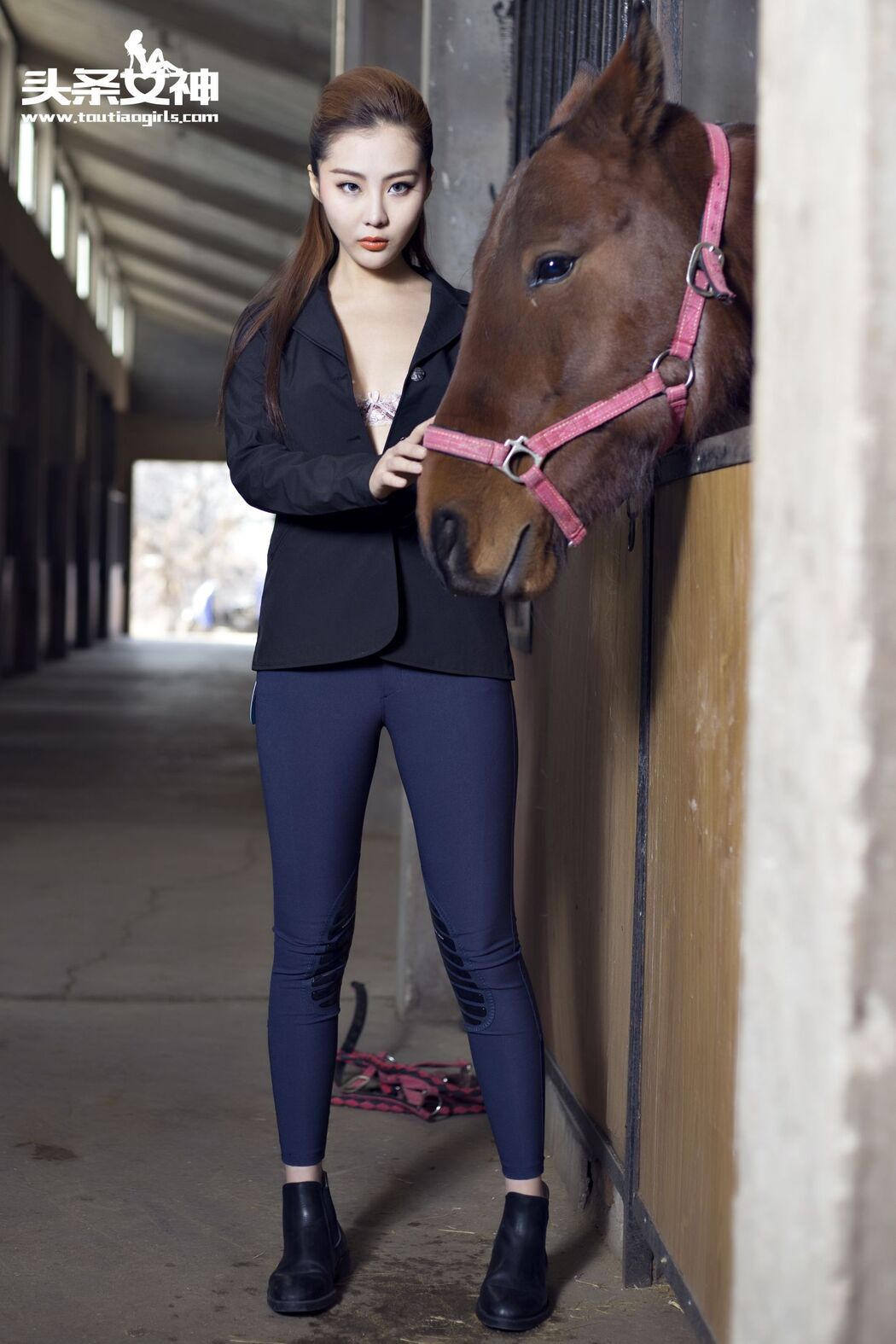 Guo Wanting "Youth on the Horse Farm" [Headline Goddess]