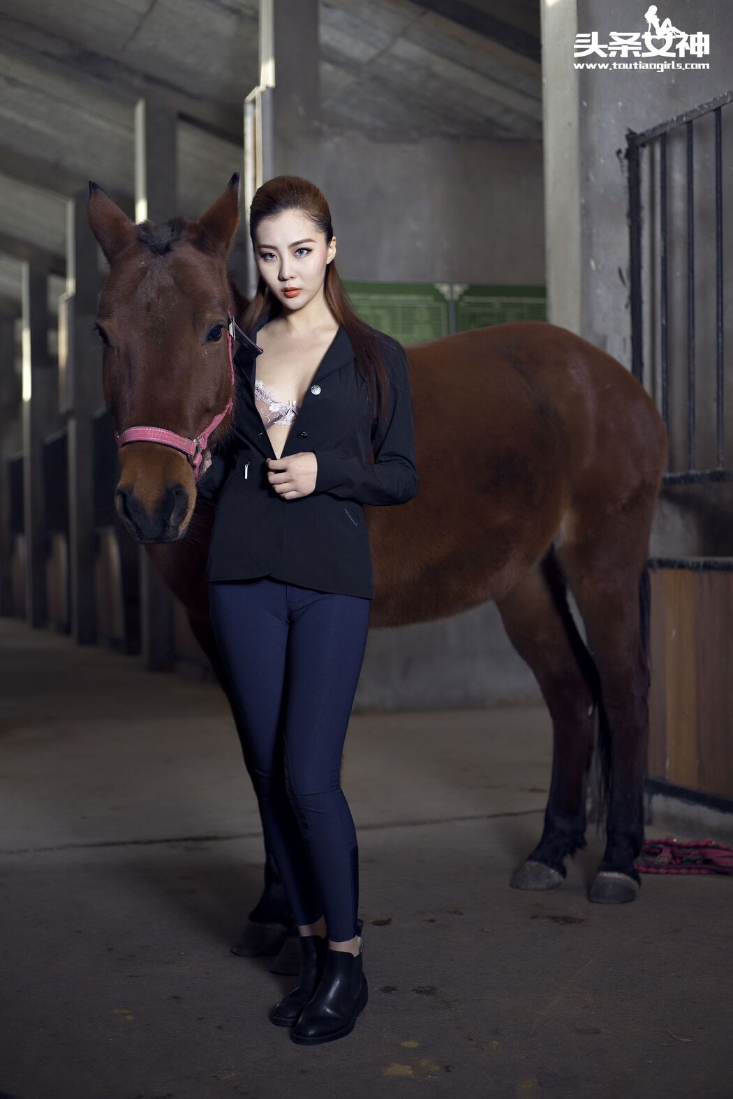 Guo Wanting "Youth on the Horse Farm" [Headline Goddess]