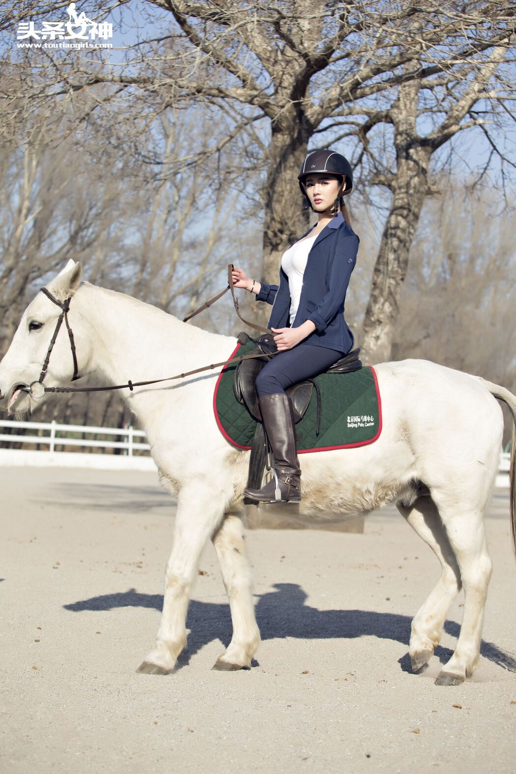Guo Wanting "Youth on the Horse Farm" [Headline Goddess]