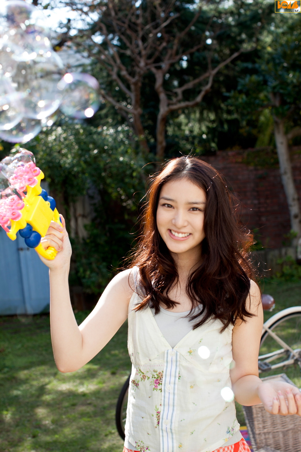 [Bomb.TV] February 2012 issue Takei Saki Emi Takei