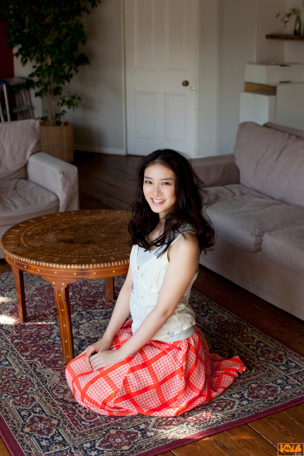 [Bomb.TV] February 2012 issue Takei Saki Emi Takei